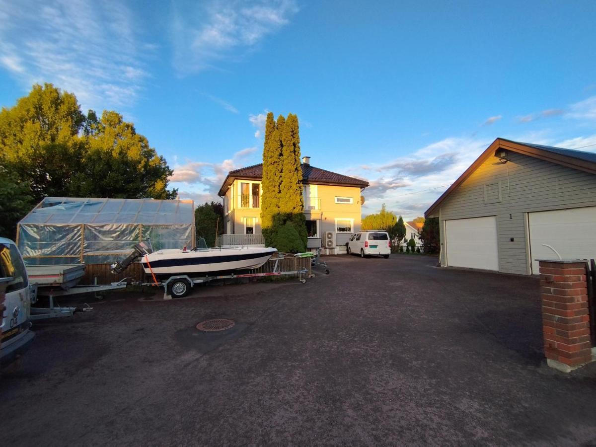 Guest House In The Garden Hokksund エクステリア 写真